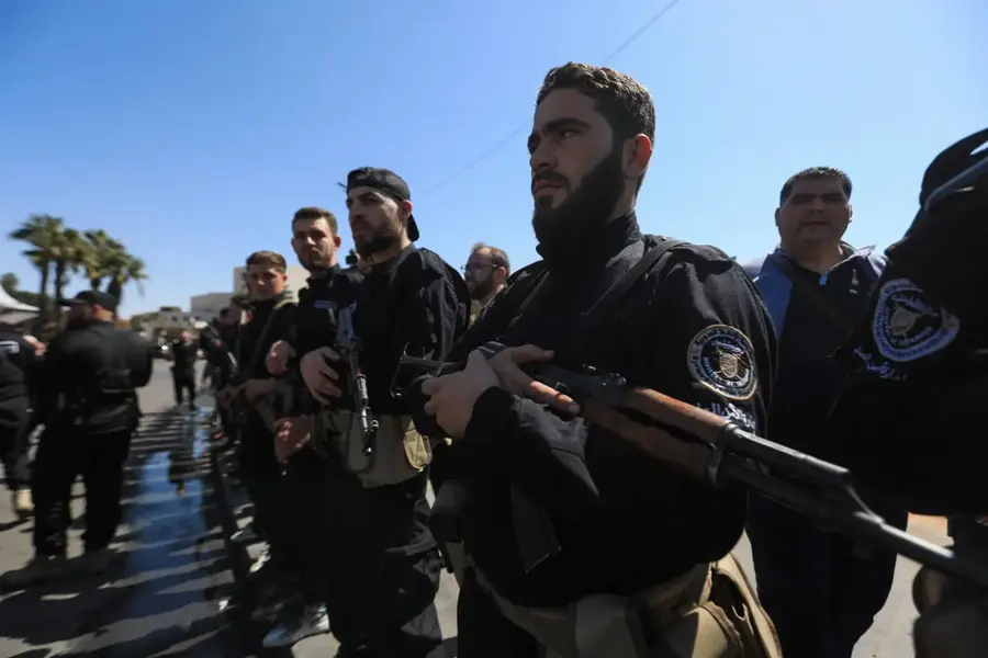 عناصر من قوات الأمن السورية (أ.ف.ب)