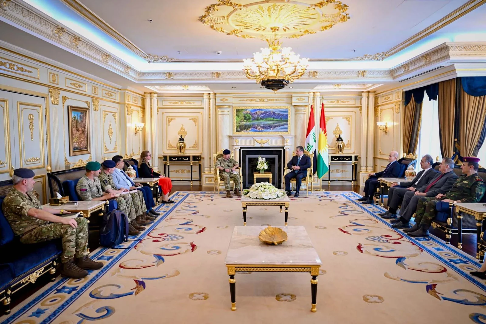 مسرور بارزاني يستقبل وفداً عسكرياً بريطانياً