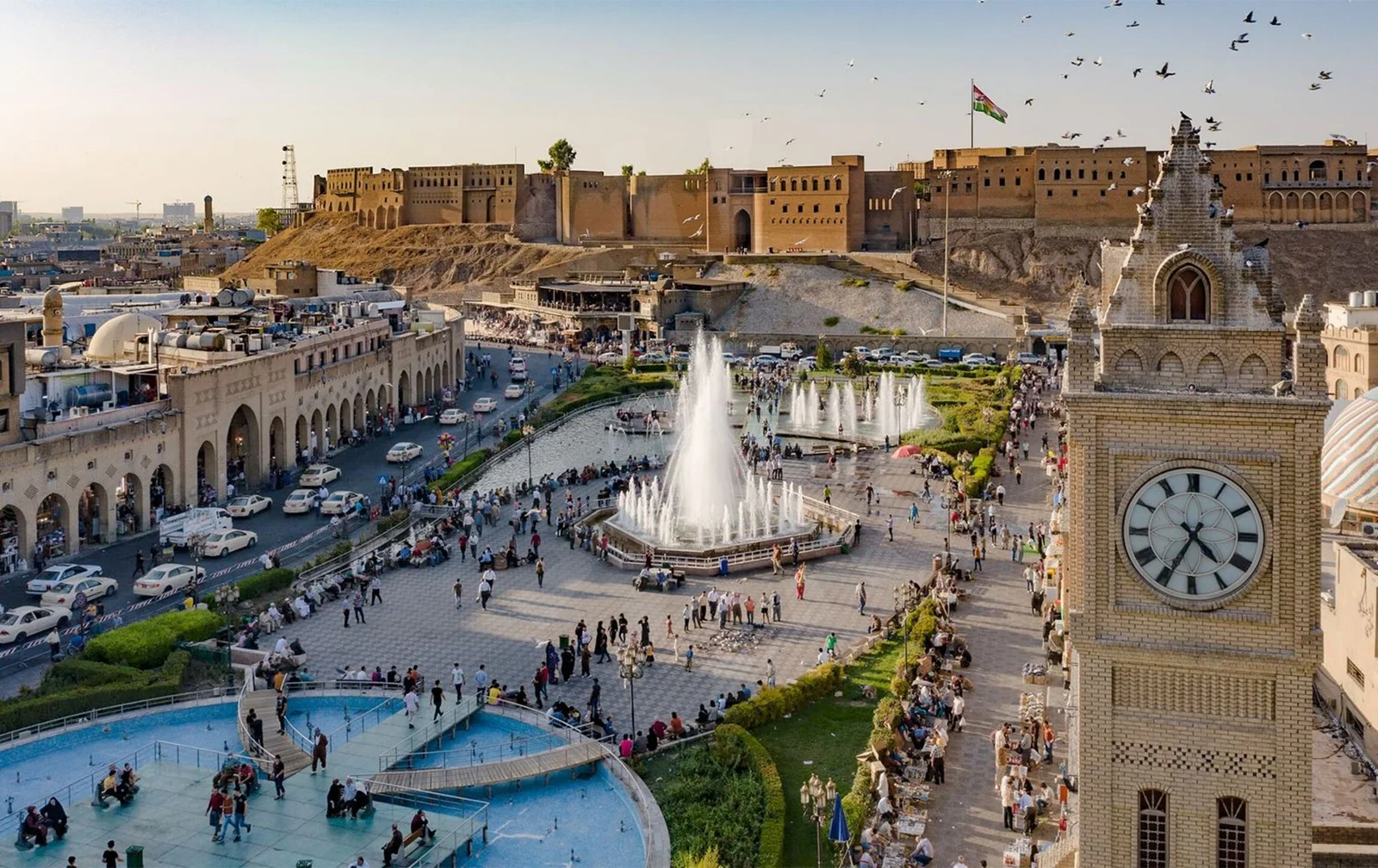 إيران تستهدف أربيل لإضعاف سلطة بارزاني التي تتحدى نفوذها