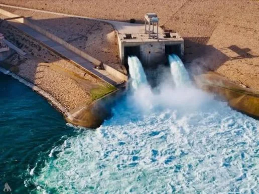 كسر في الأنبوب الرئيسي يقطع المياه عن مئات الآلاف في محافظة السليمانية