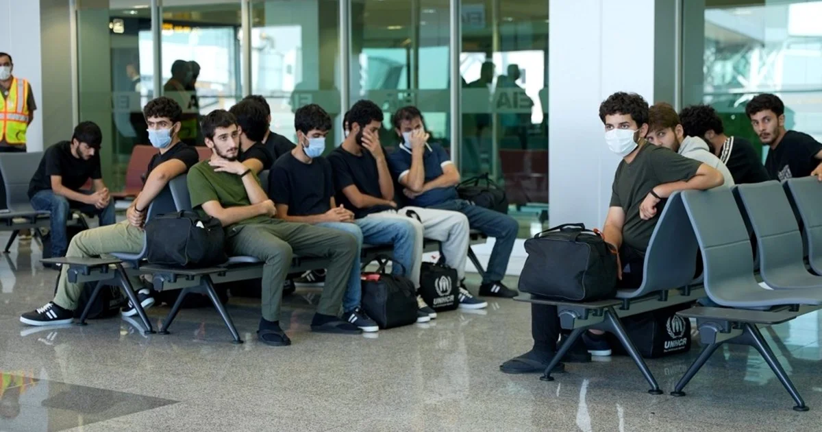 إعادة 33 شاباً كوردياً كانوا محتجزين في ليبيا عبر مطار أربيل الدولي