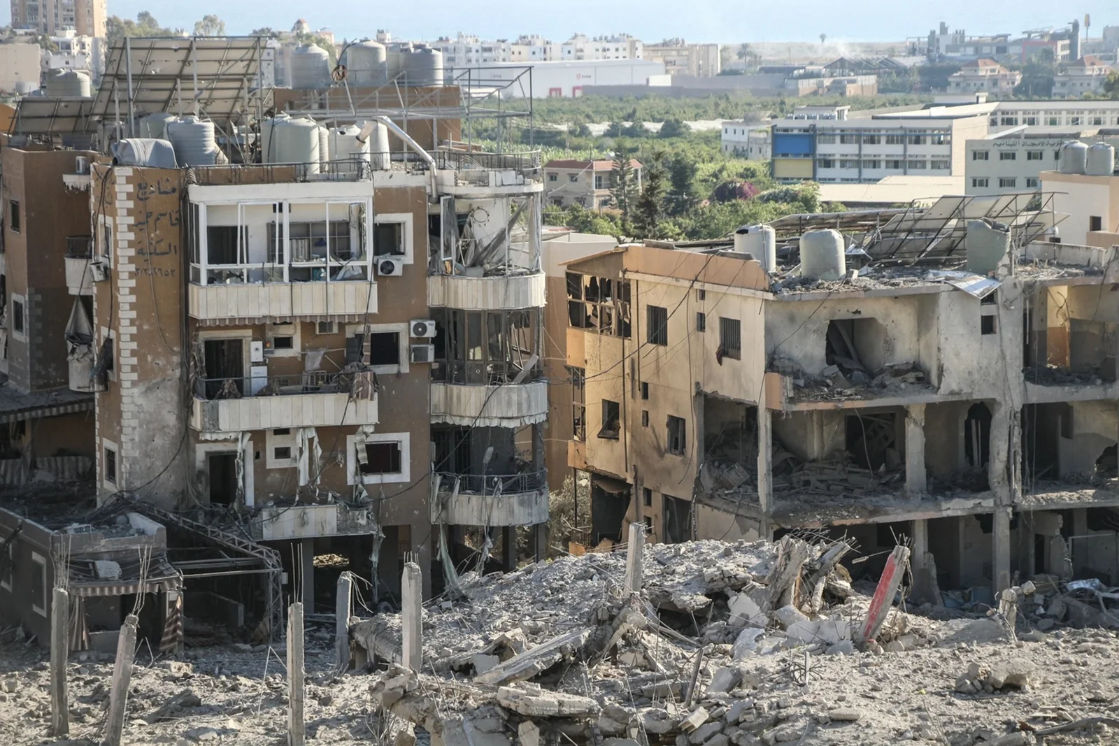 وزارة الصحة اللبنانية: مقتل خمسة أشخاص بغارات إسرائيلية على الجنوب وجرح موظفين في مستشفى