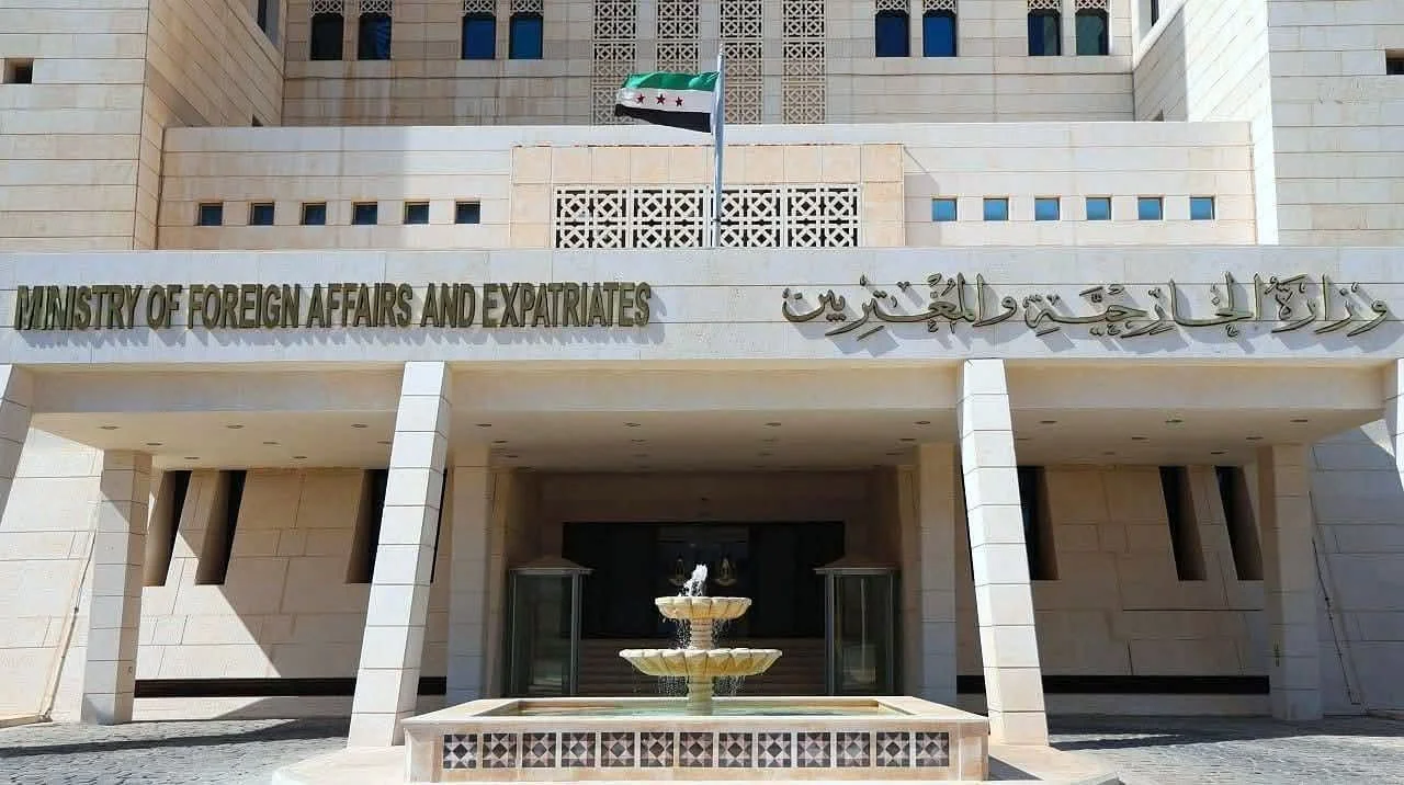 الخارجية السورية تكشف مضمون المحادثات مع إسرائيل: تناولت خفض التصعيد وتجنّب تداعيات التوتر