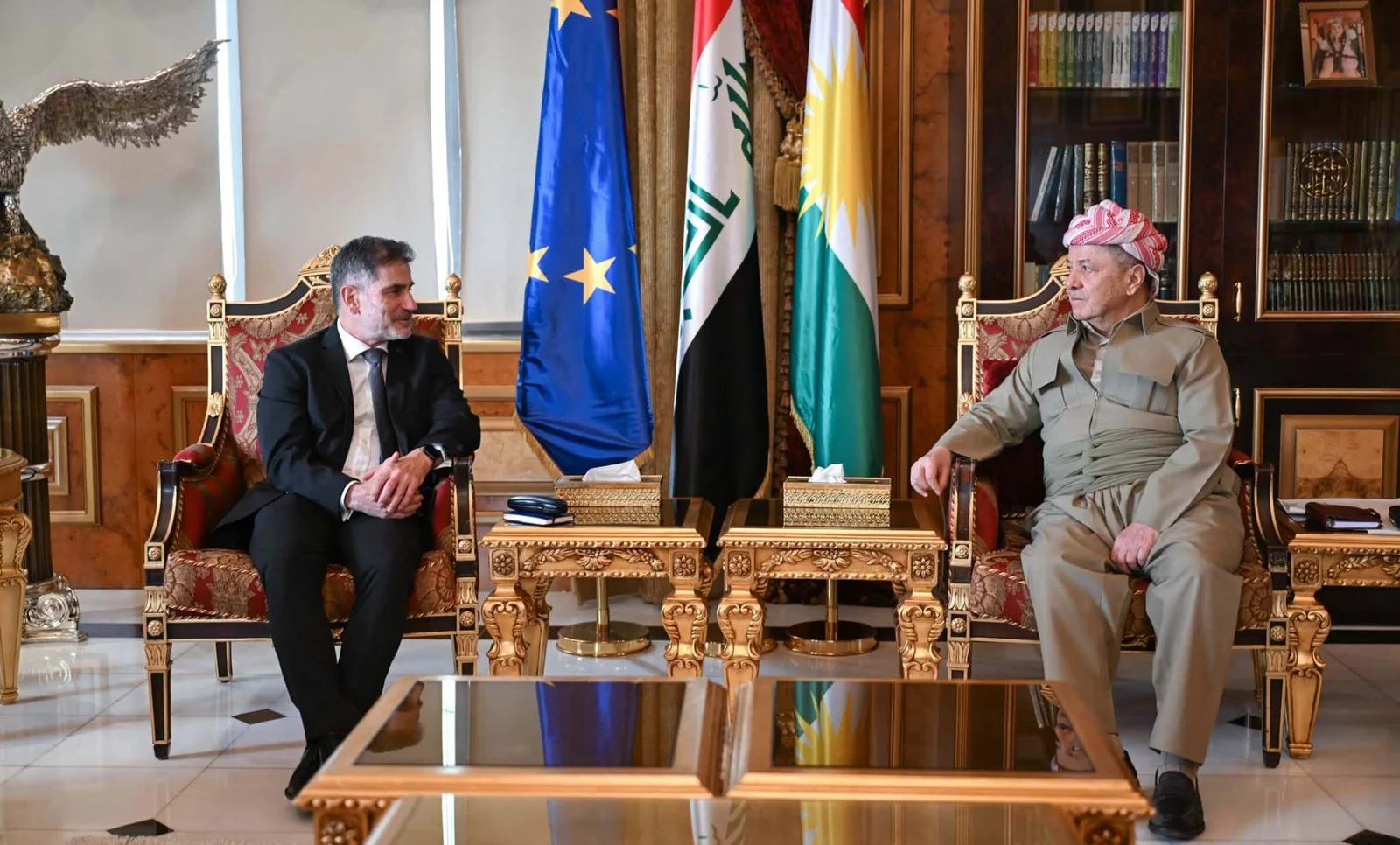 الرئيس بارزاني يستقبل سفير الاتحاد الأوروبي في العراق