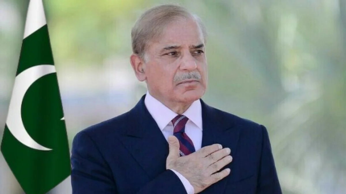 رئيس الوزراء الباكستاني يرحب بتعليق "مشروع الحرية" بهرمز ويعده خطوة نحو الاستقرار