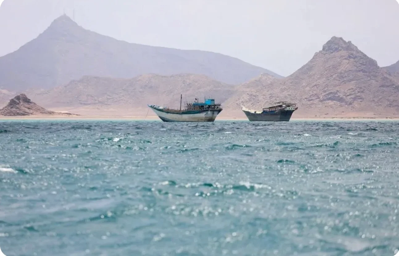 الحوثيون ينفون السعي إلى فرض رسوم عبور في باب المندب
