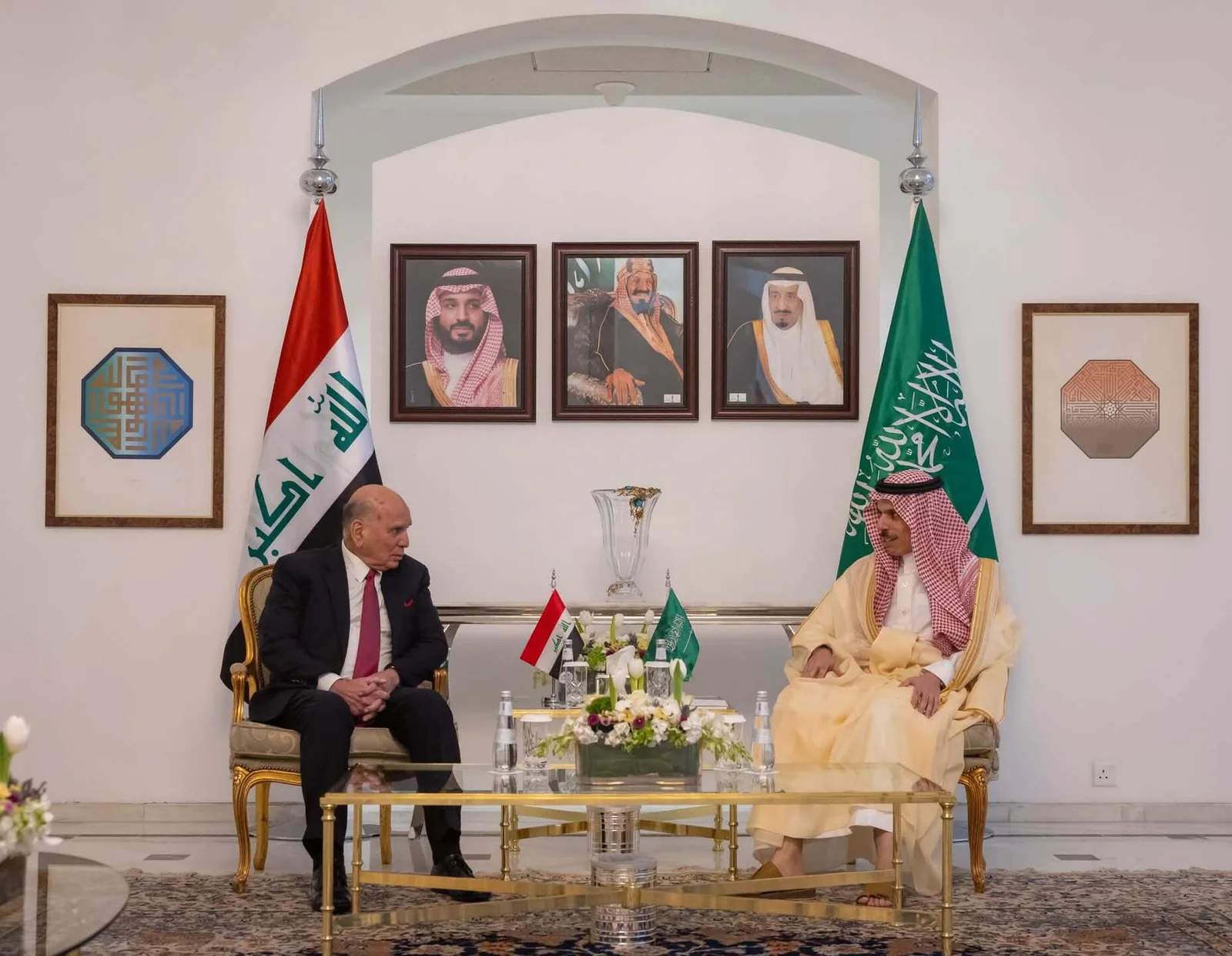 فؤاد حسين ونظيره السعودي يؤكدان أهمية احترام سيادة الدول والالتزام بمبادئ حسن الجوار
