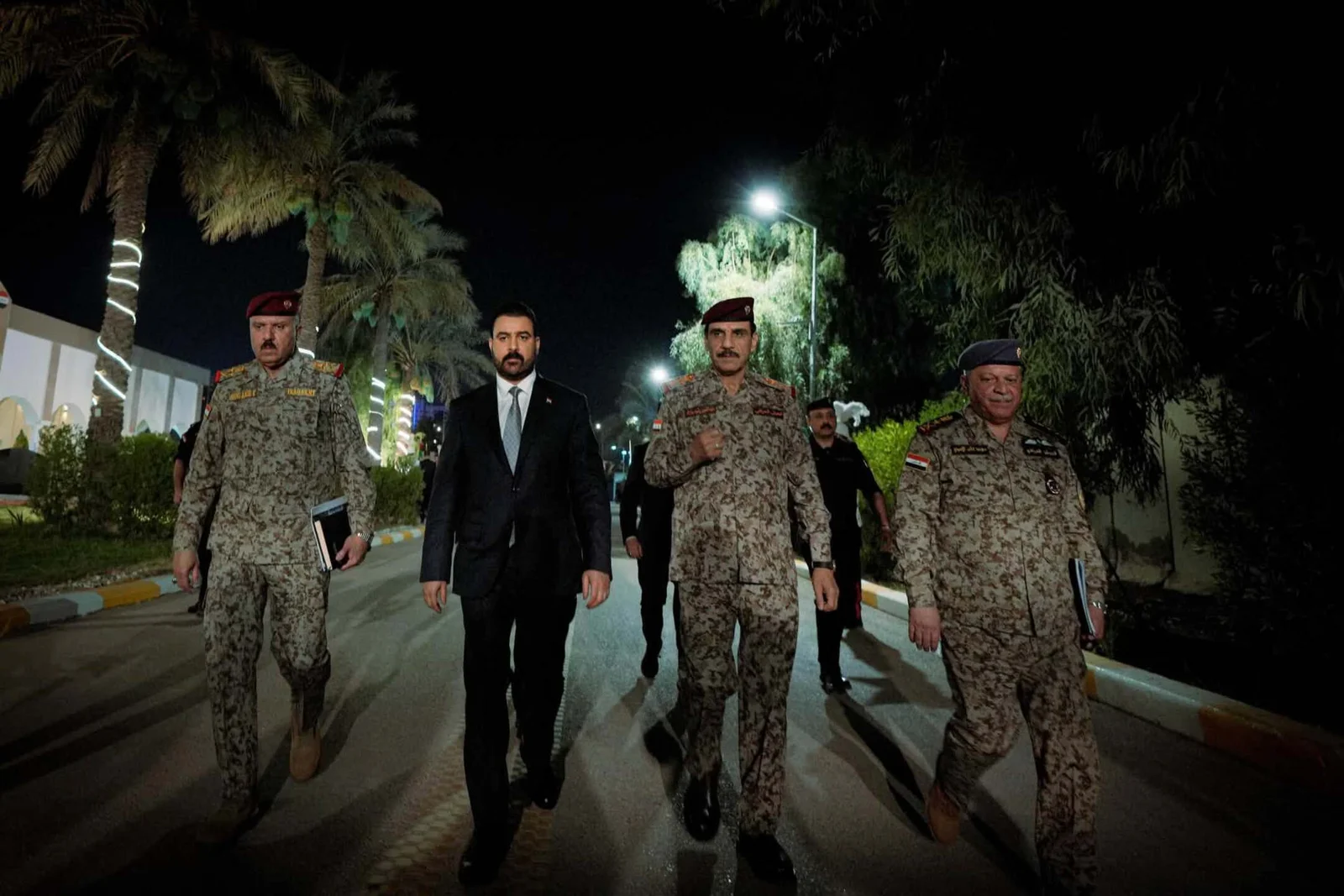 مع اقتراب موعد انتهاء مهمة التحالف الدولي.. الزيدي يجري زيارة ليلية إلى مركز عمليات قيادة الدفاع الجوي