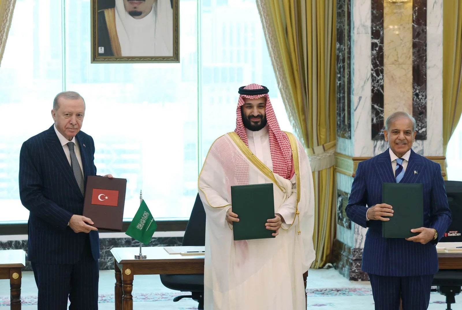 السعودية وتركيا وباكستان توقع "اتفاق مكة للدفاع المشترك"