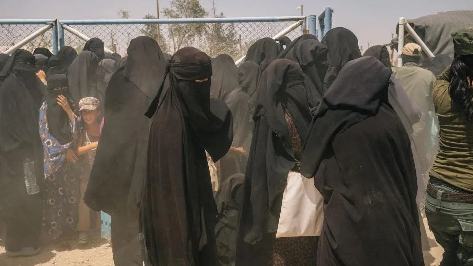 أربع نساء وتسعة أطفال من عائلات داعش في طريقهم إلى أستراليا