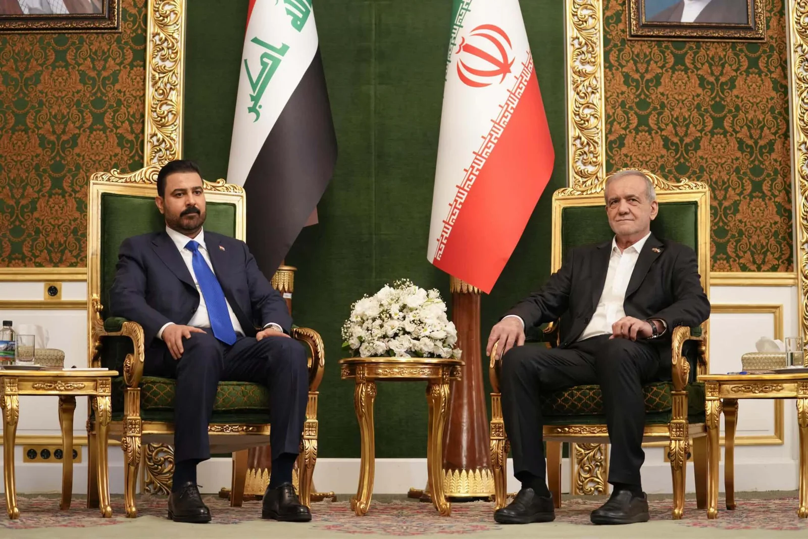 الزيدي يلتقي بزيشكيان ويعقد مباحثات موسعة