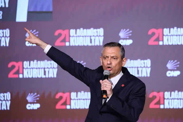 اللجنة العليا للانتخابات بتركيا ترفض طعن حزب معارض في قرار عزل زعيمه