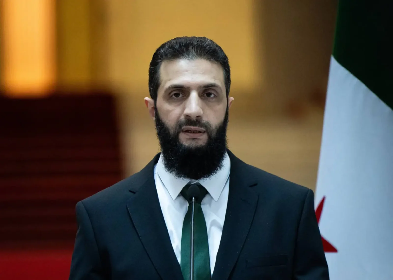 الشرع يجري تعديلاً وزارياً يشمل تعيين أمين عام جديد لرئاسة الجمهورية مكان شقيقه
