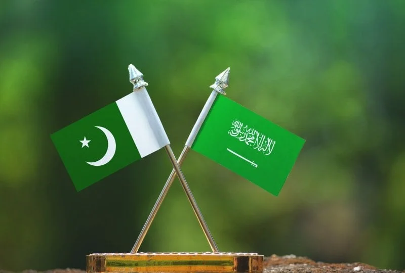 السعودية تعهدت بتقديم دعم إضافي بقيمة 3 مليارات دولار لإسلام أباد ورئيس الوزراء الباكستاني يزور الرياض