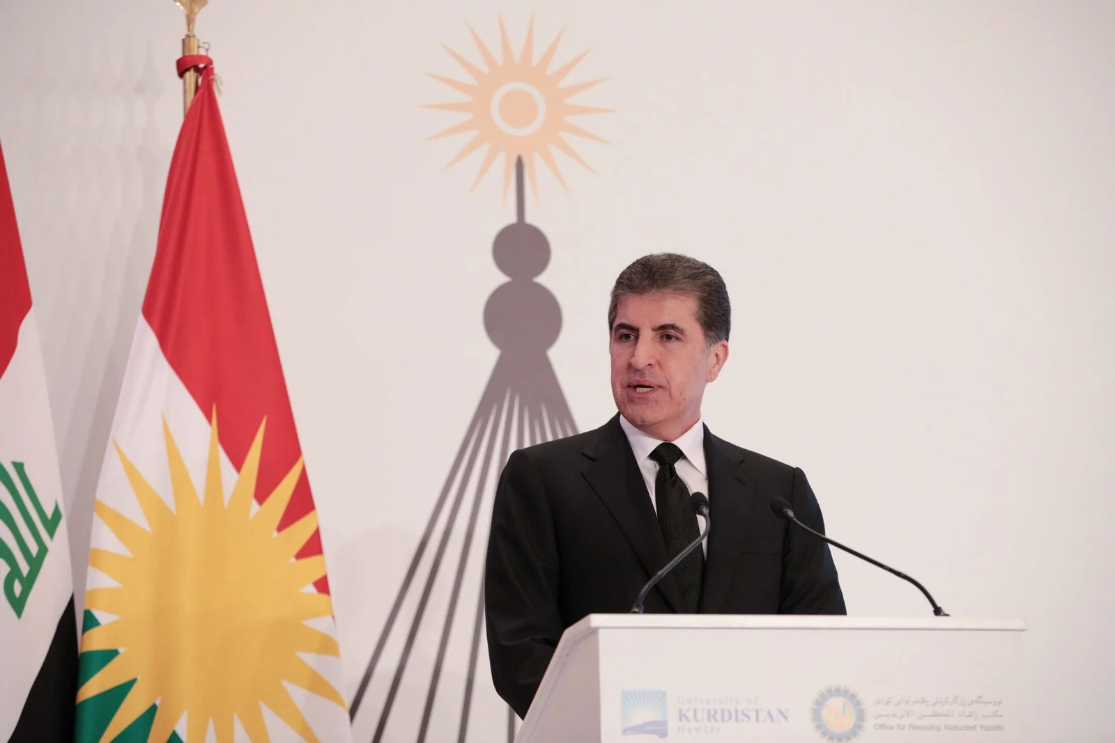نيجيرفان بارزاني: الإيزيديون يدفعون ثمن الخلافات السياسية وعلى الحكومة الاتحادية إخراج الجماعات غير القانونية من سنجار